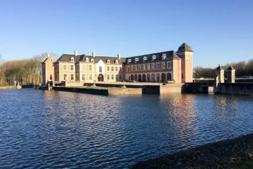 Séjour avec chambres d'hôtes dans un châteaux proche de Maroilles, Le Cateau-Cambrésis, Château de Vendegies au Bois
